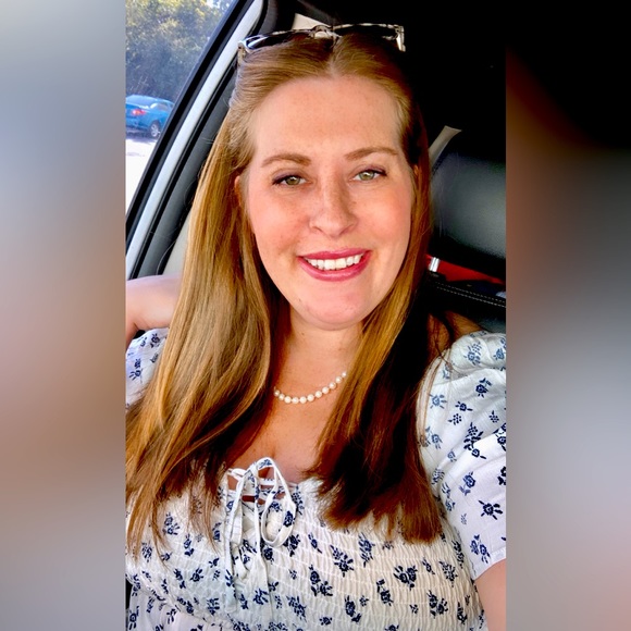 Meet your Posher, Lori - Picture 1 of 1